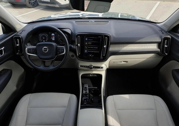 Volvo XC 40 cena 119900 przebieg: 81595, rok produkcji 2019 z Knurów małe 232